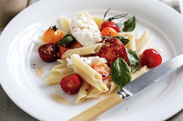 paste cu rosii si busuioc paste cu rosii si busuioc