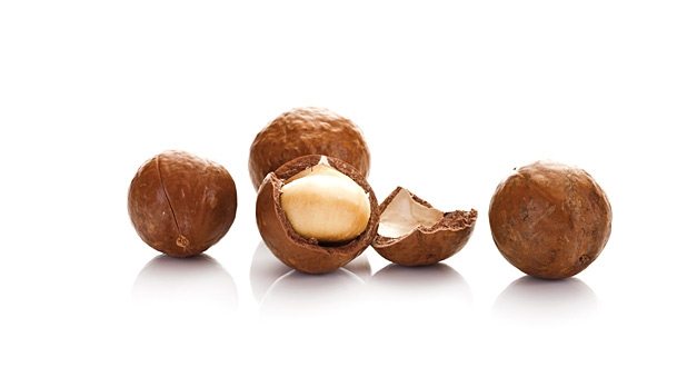 7 surse de grasimi sanatoase de adaugat in salatele de vara! 6 macadamia