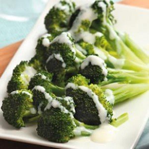 broccoli cu sos de parmezan broccoli cu sos de parmezan