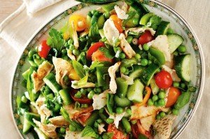 Salata de primavara cu castraveti, rosii si menta 1 salata de primavara