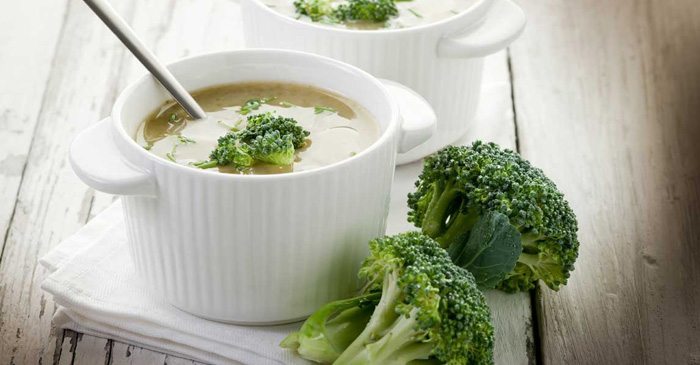 Supa de broccoli si praz cu crutoane