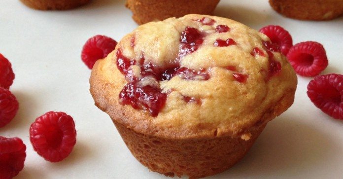 muffins-cu-zmeura muffins cu zmeura
