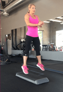 10 variante de genuflexiuni pe care TREBUIE sa le incerci 6 genuflexiune pe stepper