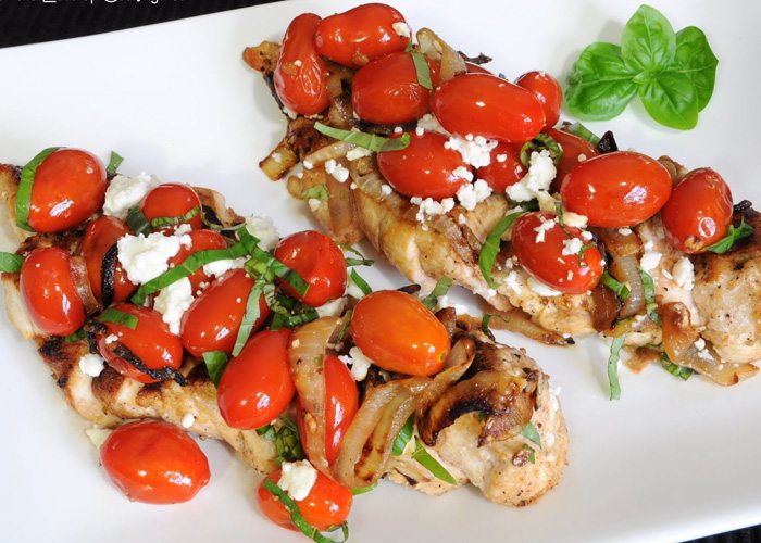 piept-de-pui-cu-usturoi-busuioc-si-patrunjel