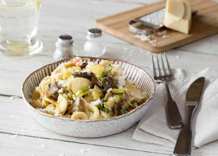 Varza de Bruxelles cu ciuperci 1 varza de bruxelles cu ciuperci