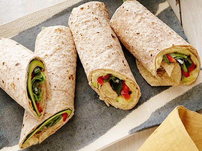 wrap de lipie cu humus is legume