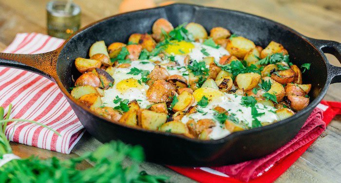 Cartofi crocanti cu fasole verde si oua