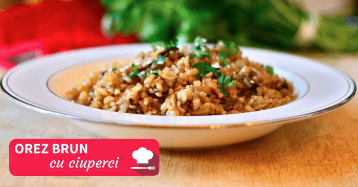 orez brun cu ciuperci