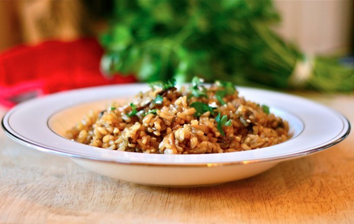 Orez brun cu ciuperci