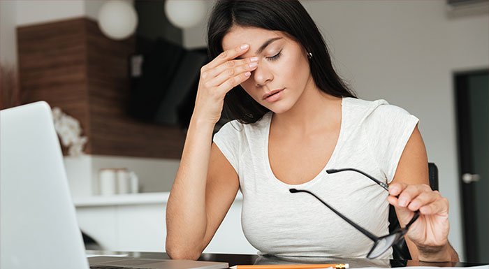 3 exercitii obligatorii daca iti petreci toata ziua pe scaun 2 Ce se intampla cand stai toata ziua pe scaun