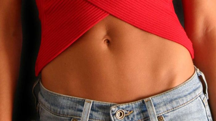 Cele mai bune 10 exercitii pentru femei pentru un abdomen plat si sexy 1
