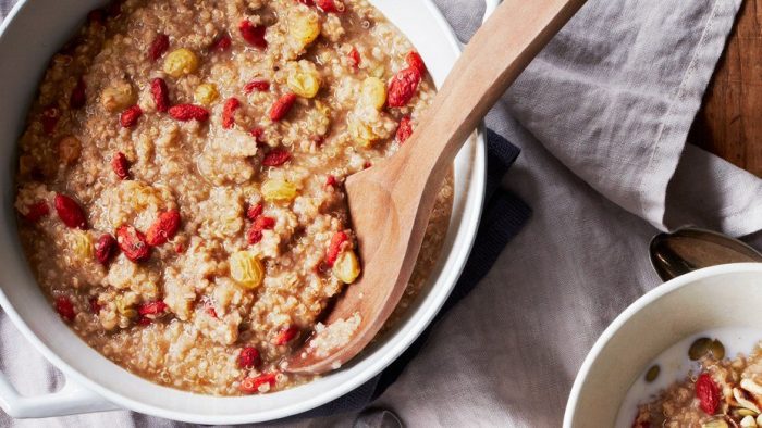 Bol de mic dejun cu goji si quinoa 2