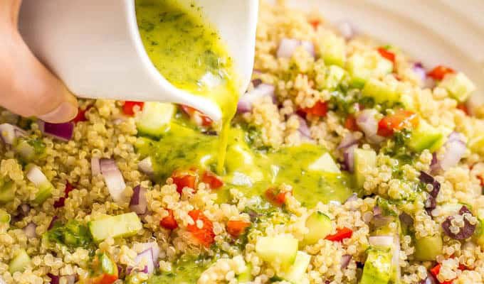 Salata mediteraneana cu quinoa 7