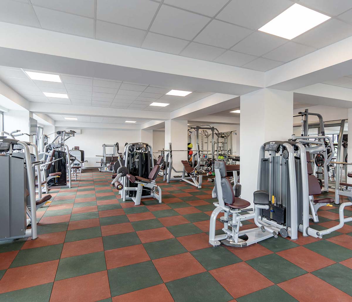 Cel mai modern Bazin din Bucuresti si o sala de Fitness de ultima generatie - Complexul Sportiv Titan 6