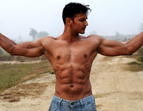 Antrenamentul tricepsului: Ghid eficient pentru dezvoltarea puterii și mărimii