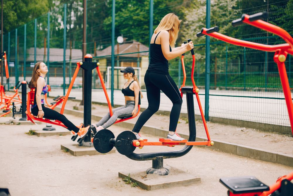Antrenamentul de fitness in parc. 10 beneficii si 15 exercitii must-do. 3 Antrenamentul de fitness in parc. 10 beneficii si 15 exercitii must-do. 3