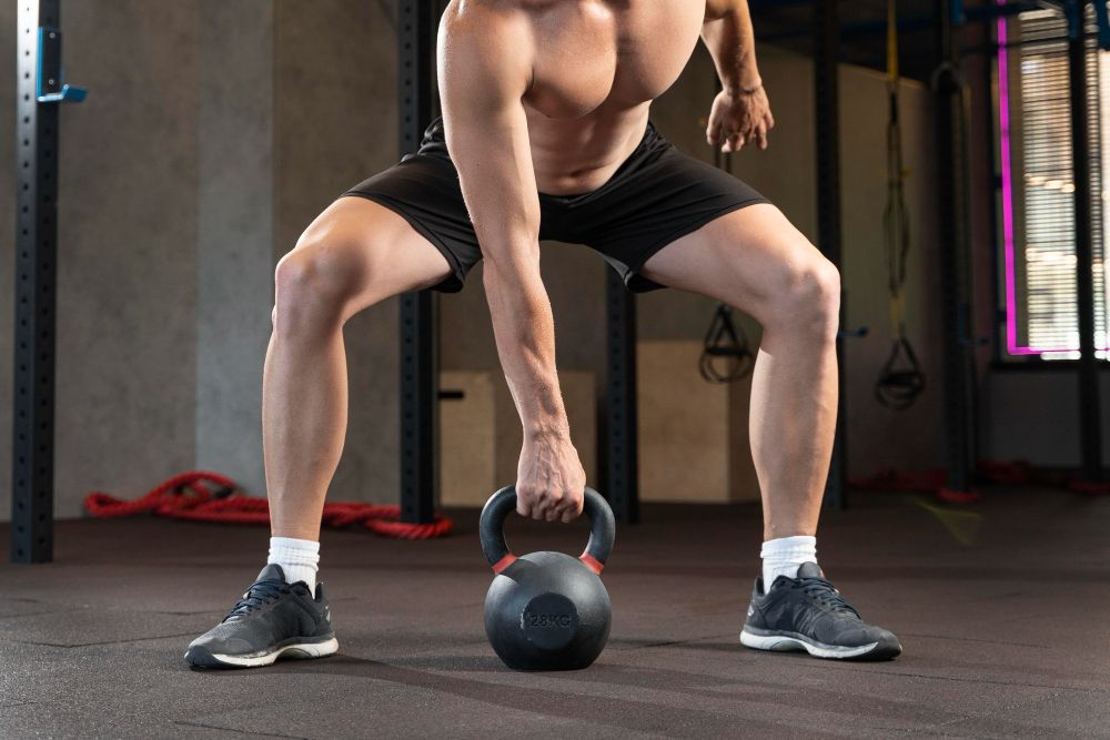 Antrenament cu kettlebell pentru forta si conditie fizica 1 Antrenament cu kettlebell pentru forta si conditie fizica 1