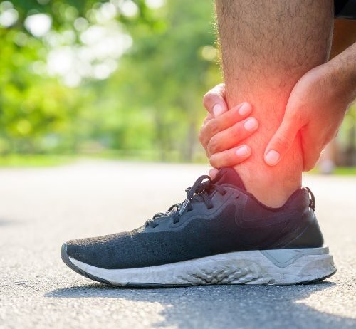 Recuperare după entorsă – care sunt cele mai eficiente terapii de recuperare medicală?