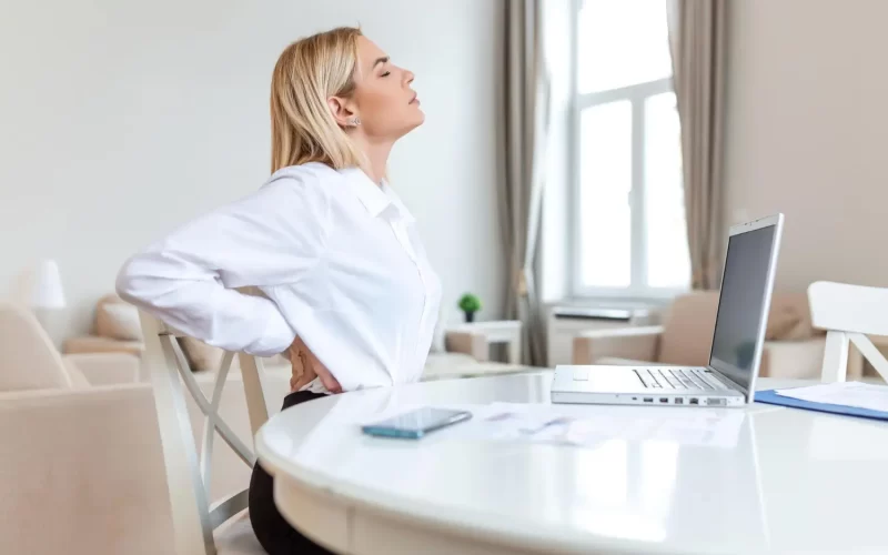 Cum să îți îmbunătățești postura prin exerciții simple​