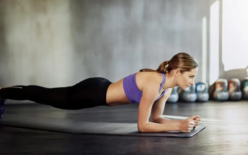 8 exerciții țintite pentru un abdomen tonifiat