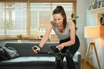Câte calorii arzi pe bicicleta statică? Ghid complet [2026]